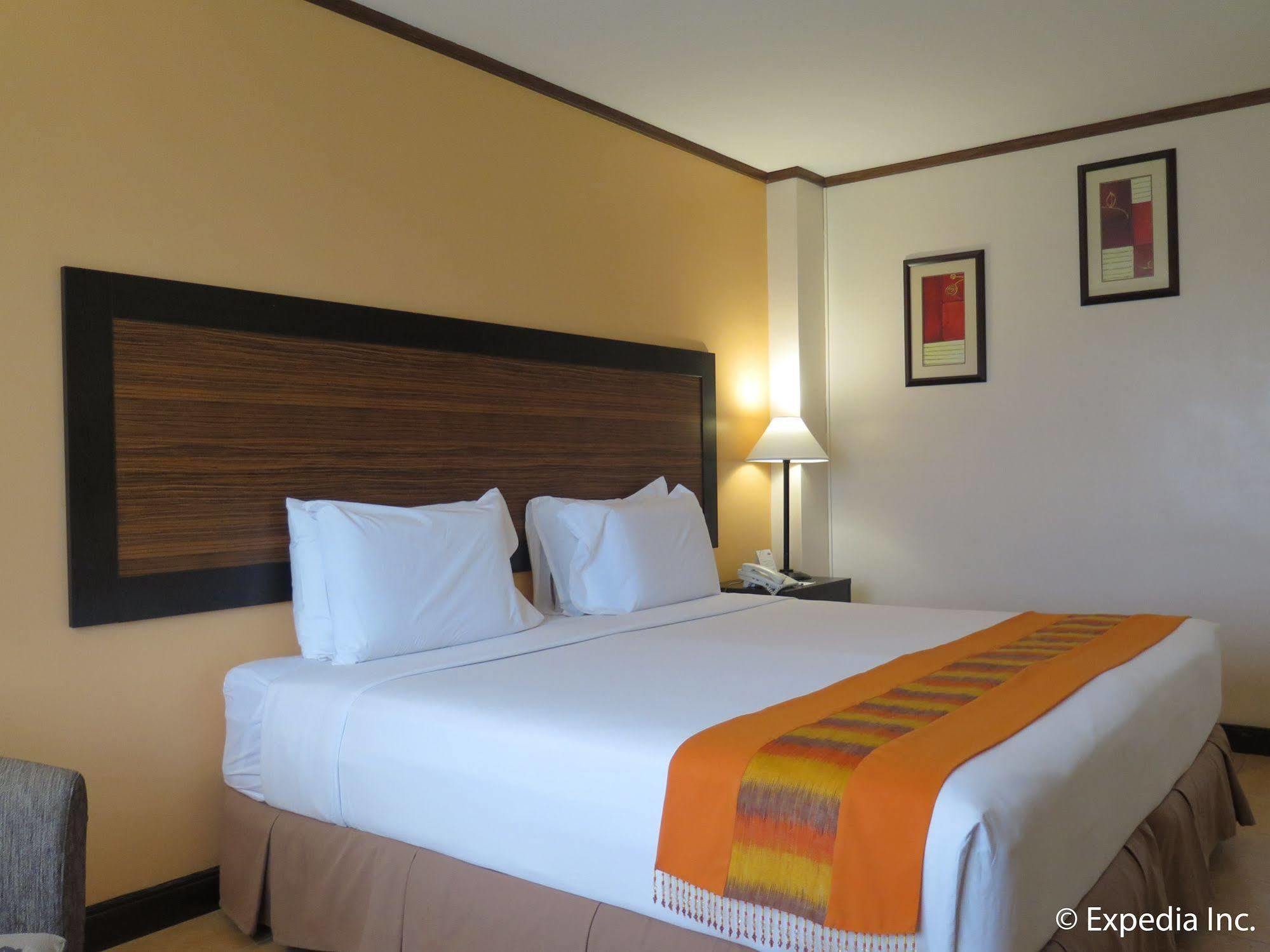 Hotel Tropika Davao City Extérieur photo